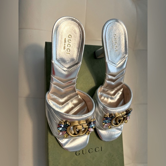 GUCCI NEW!! GG Quilted Leather Sandal. NEW - Picture 6 of 7